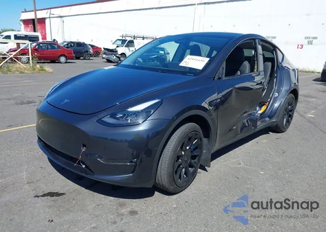 2024 Tesla Model Y Long Range Dual Motor All-Wheel Drive из США, поврежденный, VIN 7SAYGDEE5RF016223